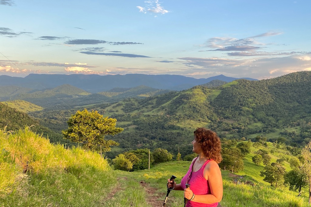 Hiking cerro akati